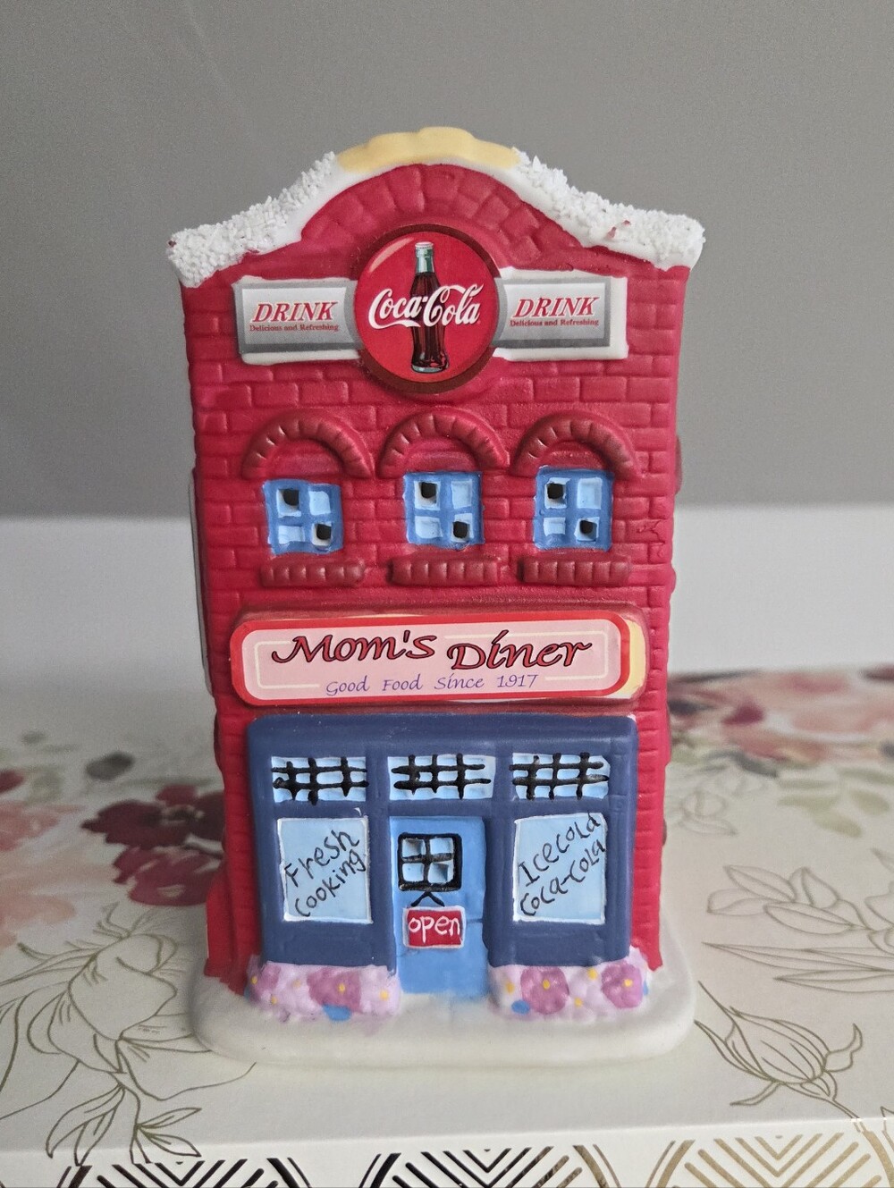 Vintage Coca-Cola Tea light Candle Holder Mom's Diner House Ceramic Collectible